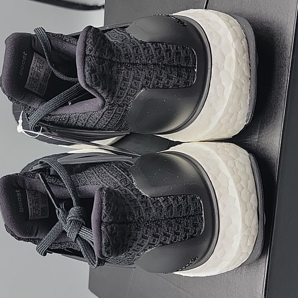 NiB Adidas Ultraboost in Black size 7 - Picture 3 of 12